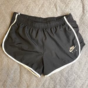 NWT Women’s Nike Air Dri-Fit Running Shorts with Liner Standard Fit Size L